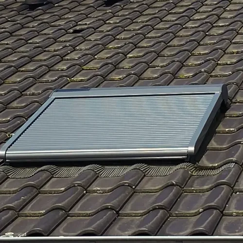 Velux rolluik op zonne-energie - Geraardsbergen - foto01